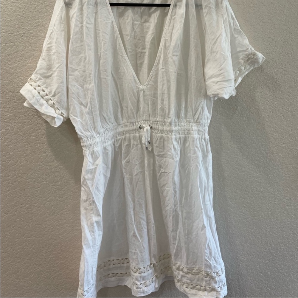 Athleta White V-Neck Tunic Top